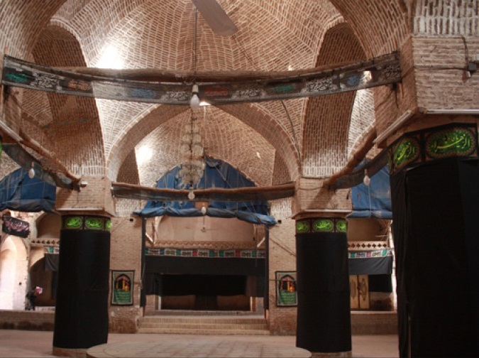 حسینیه بزرگ و کوچک زواره