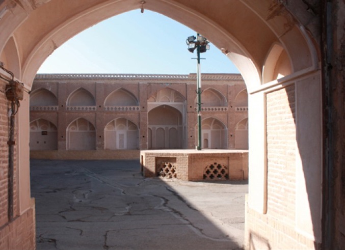 حسینیه بزرگ و کوچک زواره