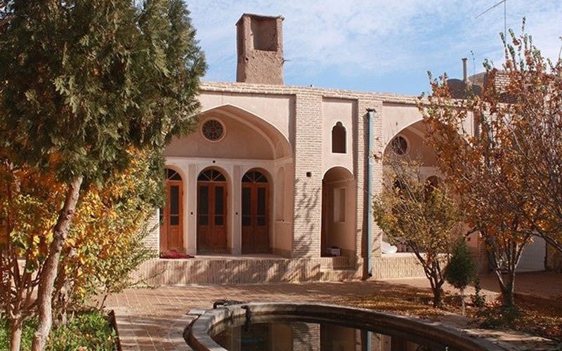 خانه هشت بهشت نیری زواره
