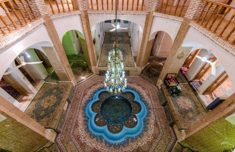 خانه هشت بهشت نیری زواره