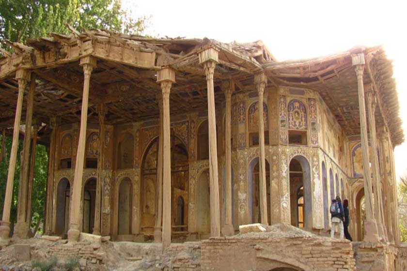 کاخ سرهنگ آباد اردستان