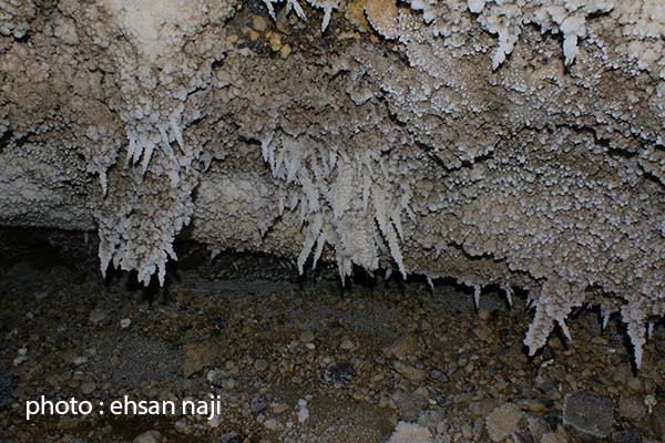 غارهای نمکی بیرمی