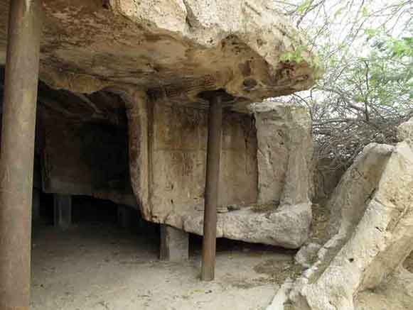 گور دخمه های خارک
