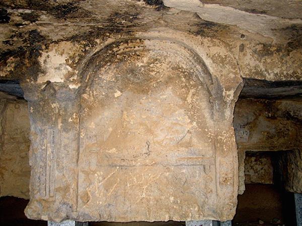 گور دخمه های خارک