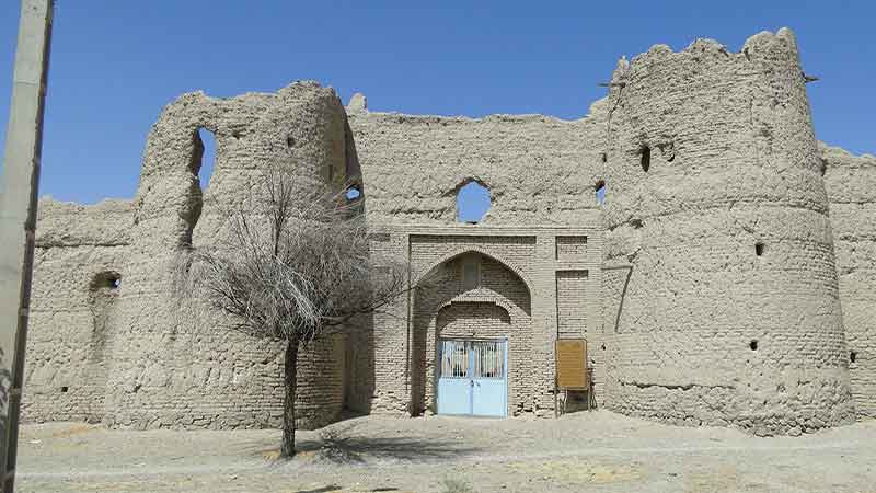 قلعه مسک درمیان