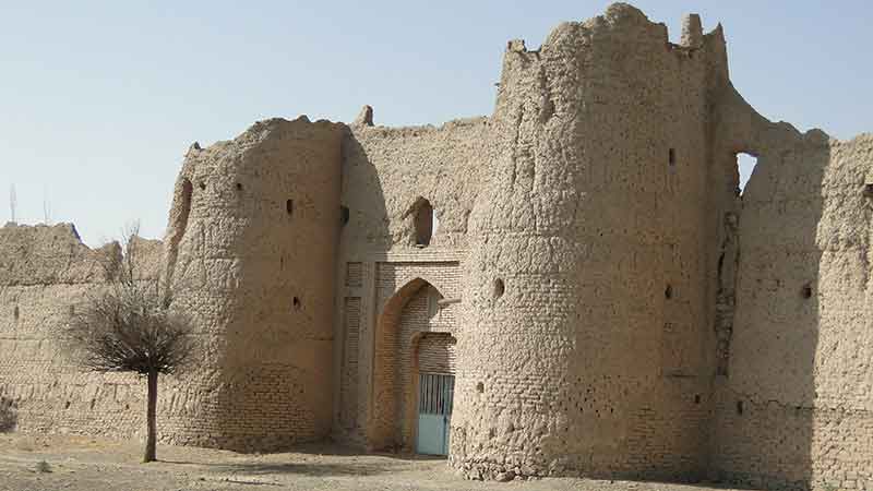 قلعه مسک درمیان