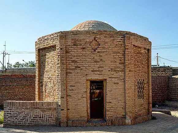 مقبره میرزاها سرایان
