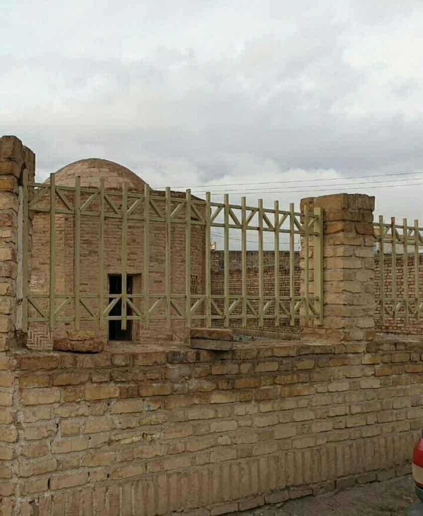 مقبره میرزاها سرایان