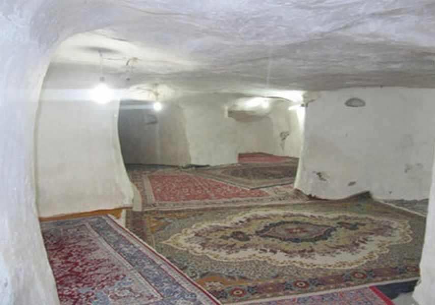صومعه مزار بجستان