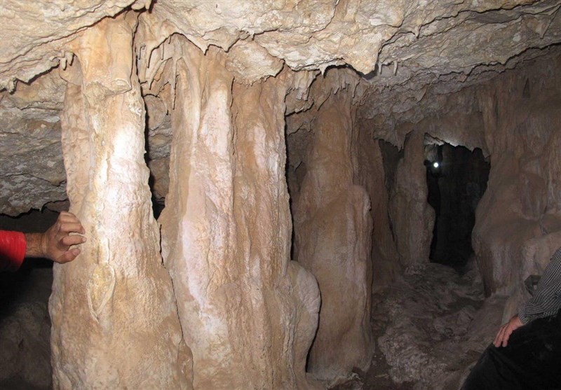 غار درون شیر لرستان