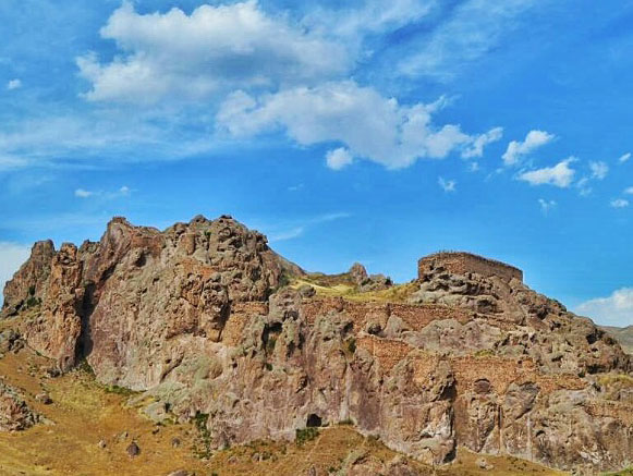 قلعه دختر میانه