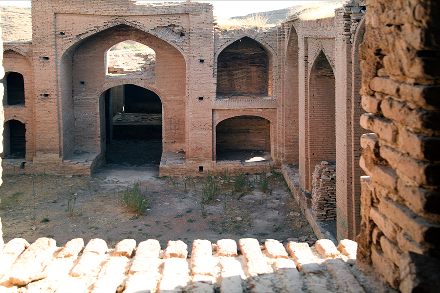 کاروانسرای علاقبند بزوشک