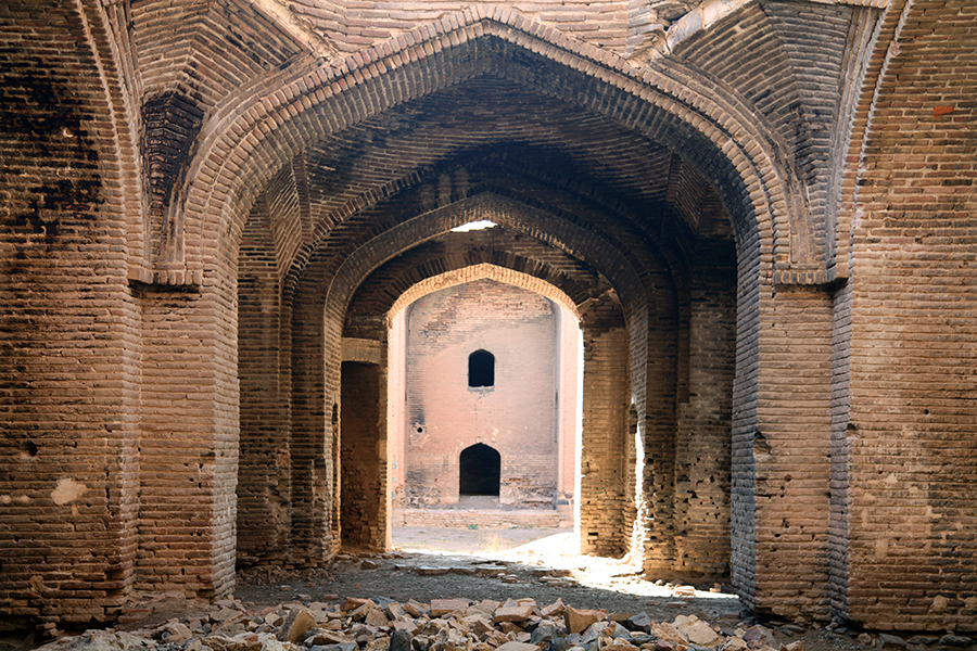 کاروانسرای علاقبند بزوشک
