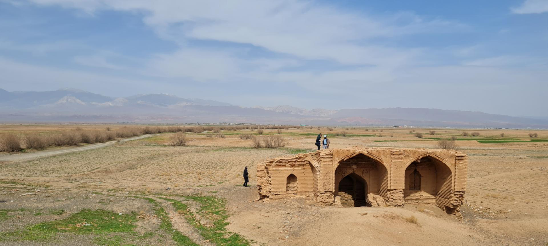 رباط ریوند داورزن