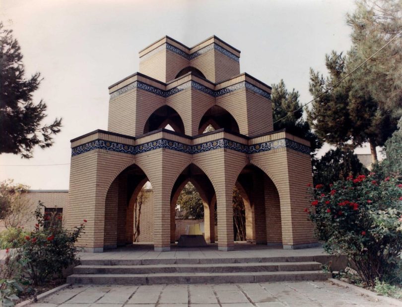 بنای یادبود ملا حسین واعظ کاشفی