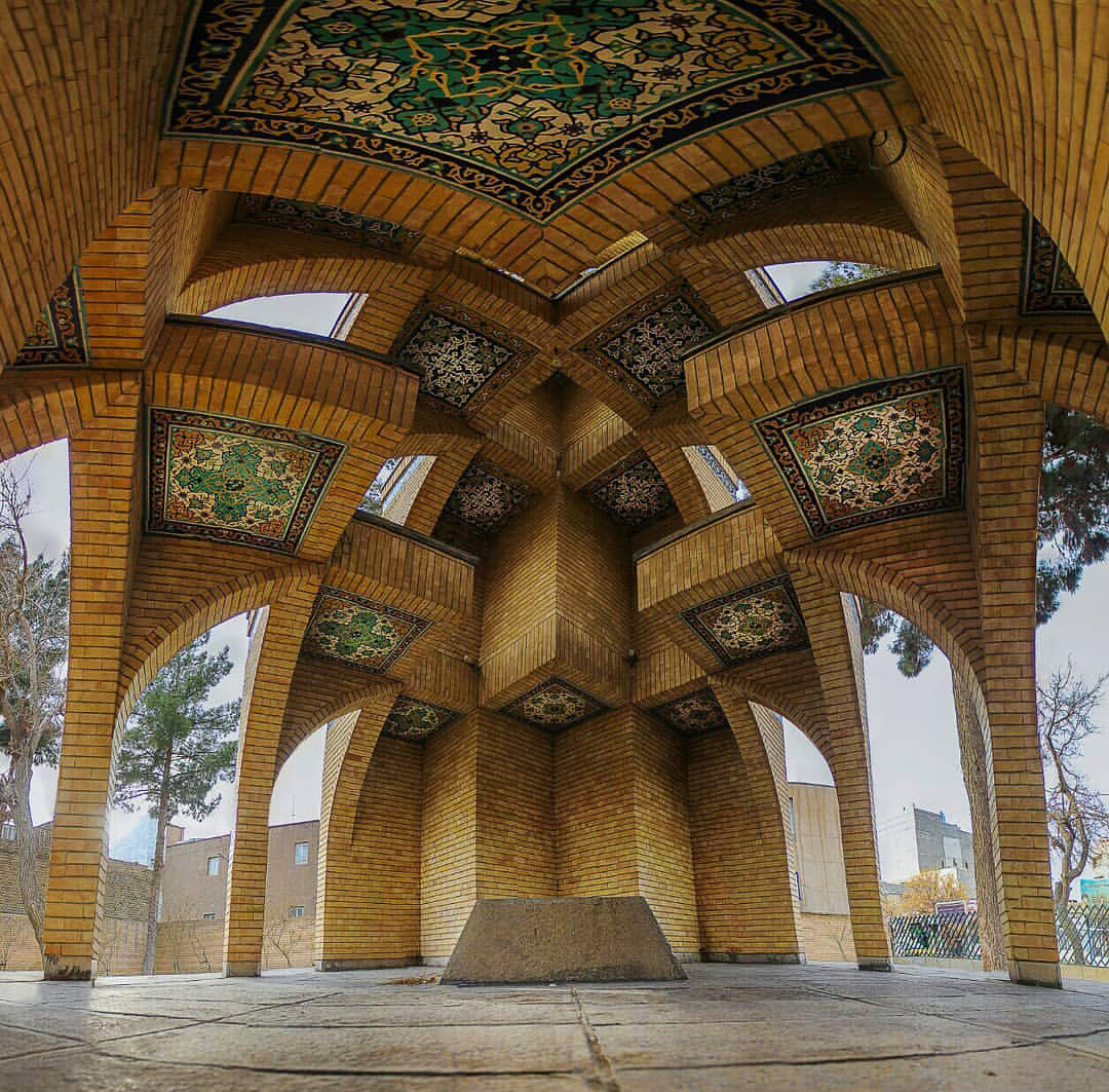 بنای یادبود ملا حسین واعظ کاشفی