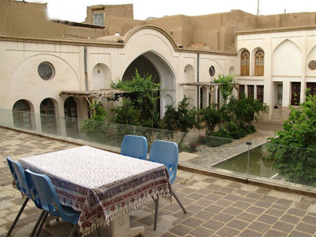 هتل خانه تاریخی احسان کاشان