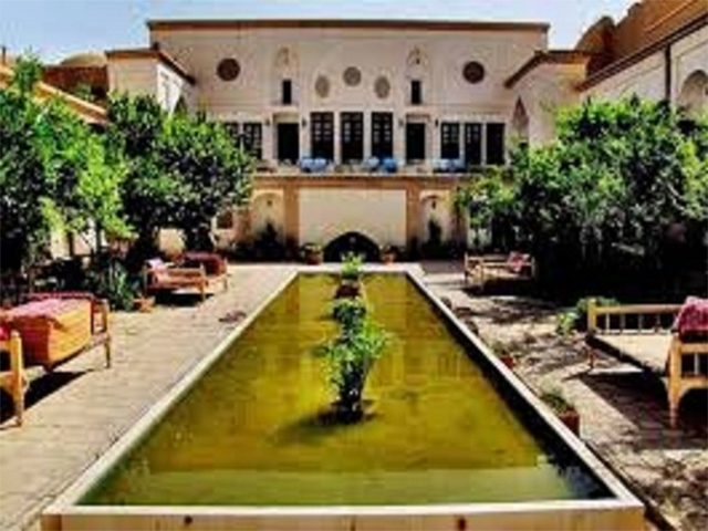 هتل خانه تاریخی احسان کاشان