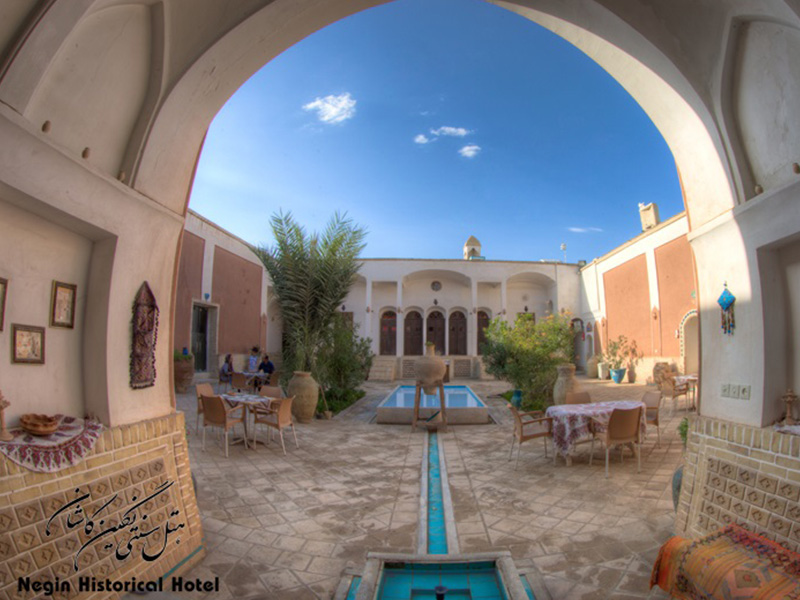 هتل خانه تاریخی نگین کاشان