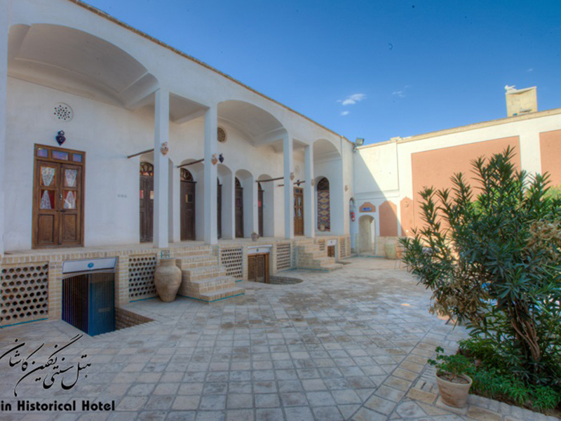 هتل خانه تاریخی نگین کاشان
