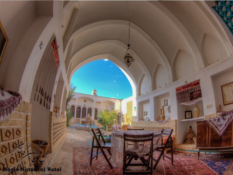 هتل خانه تاریخی نگین کاشان