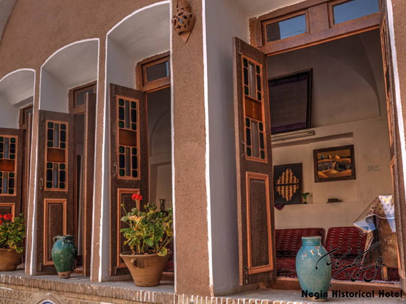 هتل خانه تاریخی نگین کاشان