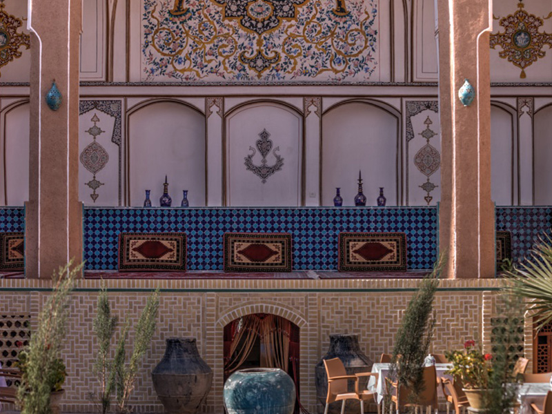 هتل خانه تاریخی نگین کاشان