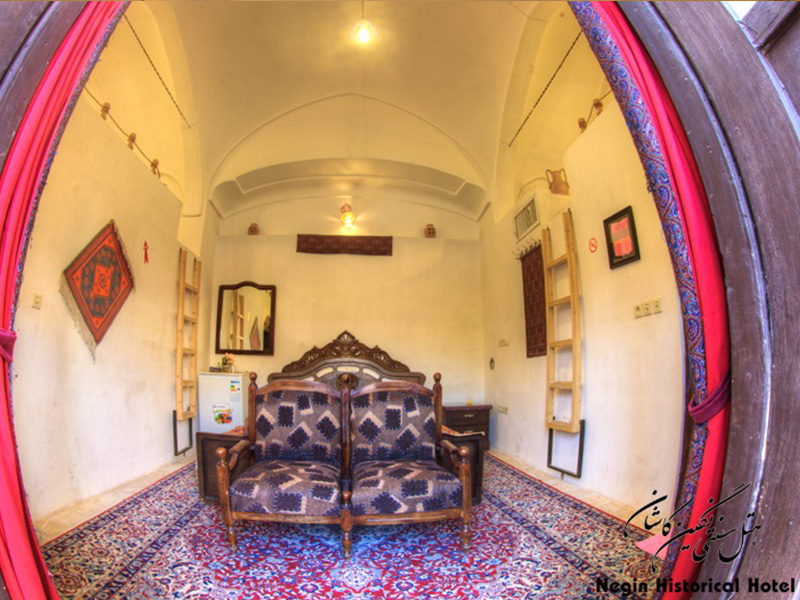 هتل خانه تاریخی نگین کاشان