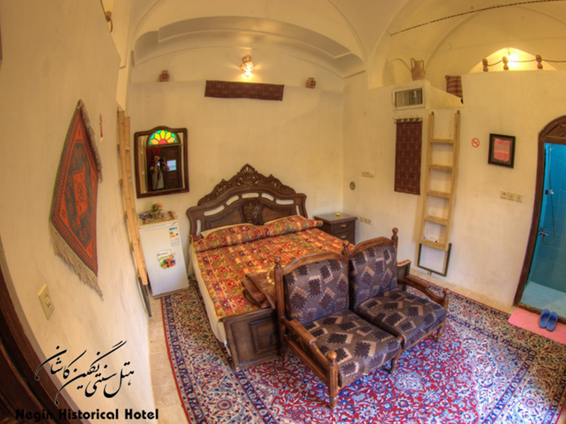 هتل خانه تاریخی نگین کاشان