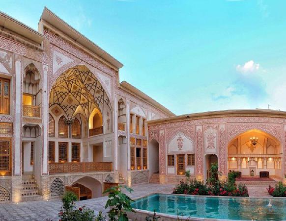 هتل راهب کاشان