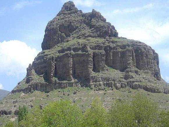 قلعه ضحاک عجب شیر