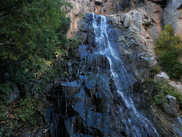 روستا و آبشار عیش آباد