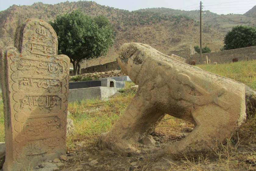 شیرهای سنگی نماد قوم بختیاری