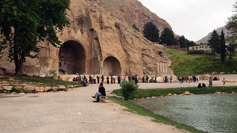 طاق بستان