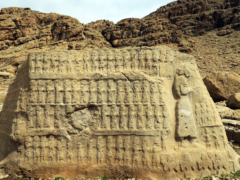 سنگ‌ نگاره های کول فرح