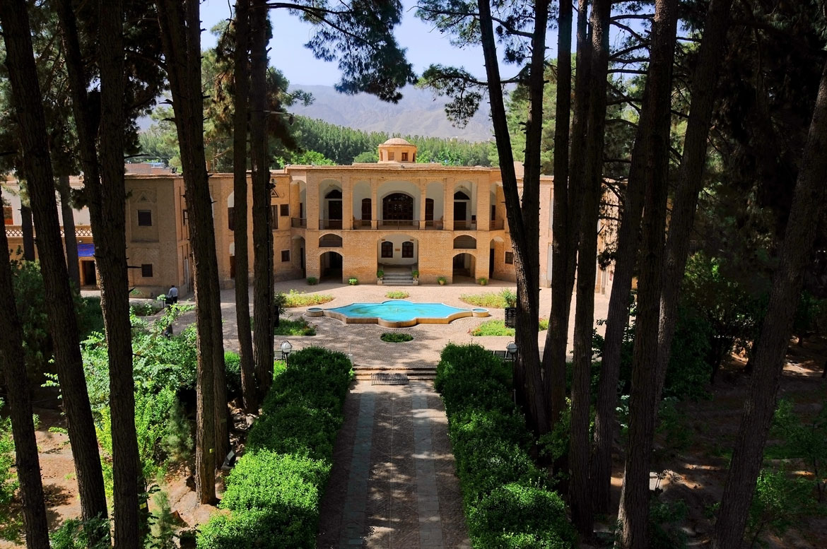 باغ موزه اکبریه
