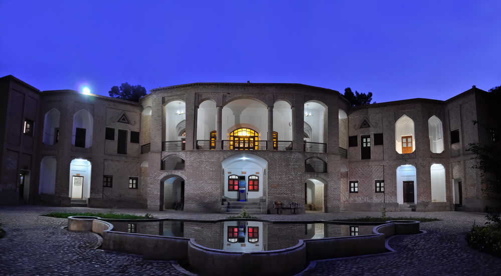 باغ موزه اکبریه